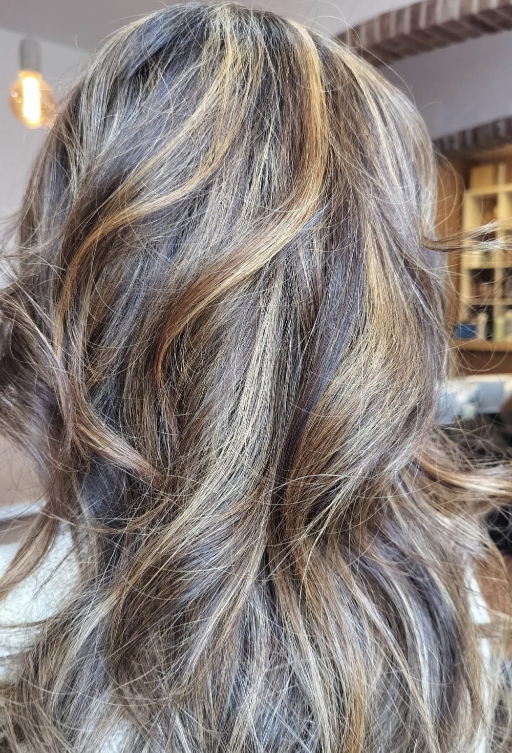 Réalisation de coiffure au salon Coif’Actuel à Templeuve