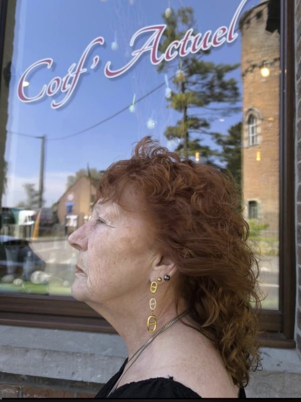 Réalisation de coiffure au salon Coif’Actuel à Templeuve