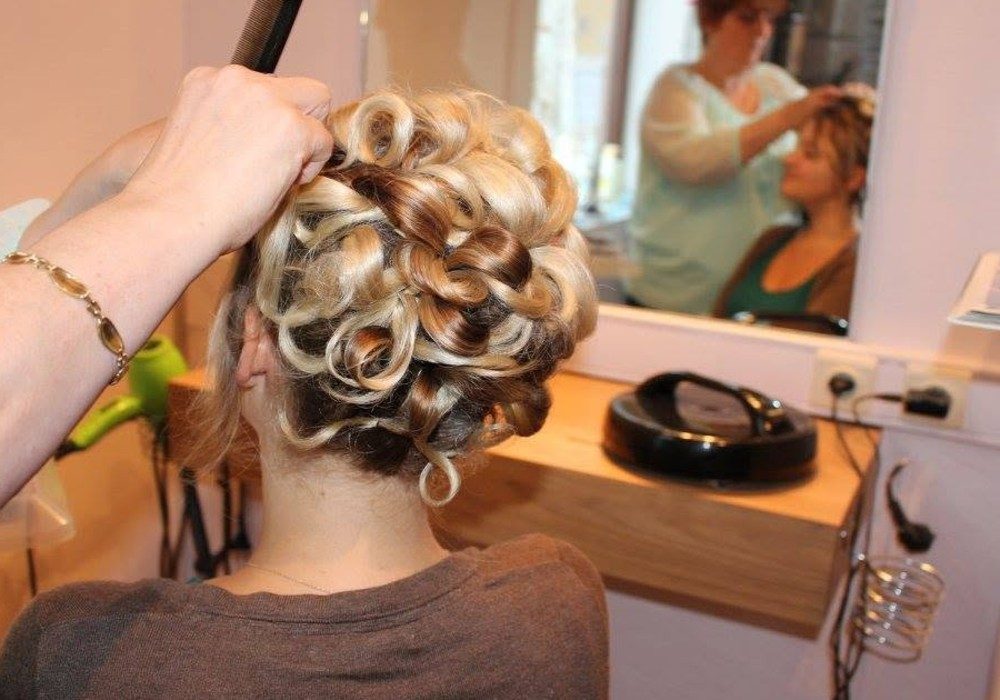 Réalisation de coiffure au salon Coif’Actuel à Templeuve